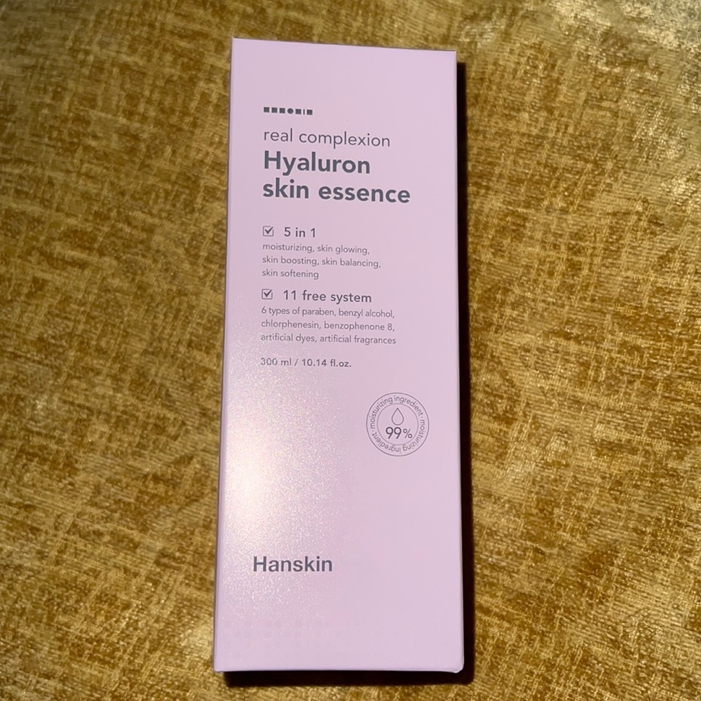 Hanskin Hyaluron skin essence